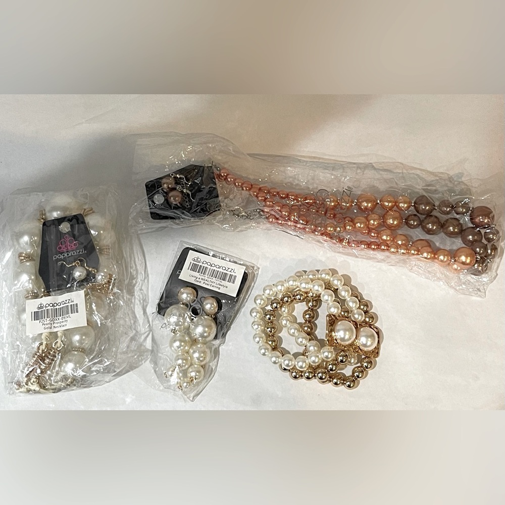 Paparazzi Pearl jewelry bundle. Great price
